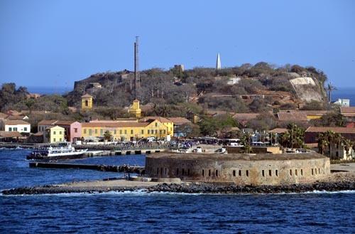 負の世界遺産 ゴレ島 13世界一周クルーズ 伝えたい感動がある 飛鳥クルーズ 世界一周クルーズ他