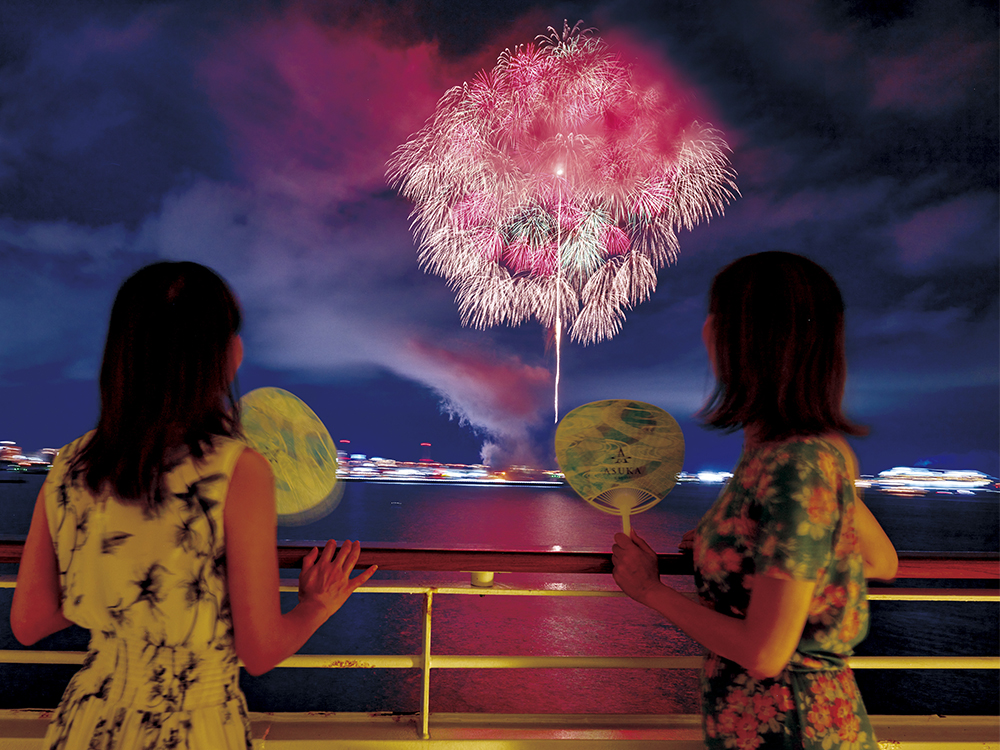 ねぶた海上運行・青森花火大会