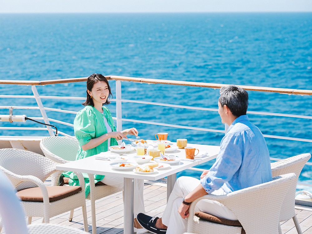 洋上で迎える爽やかな朝