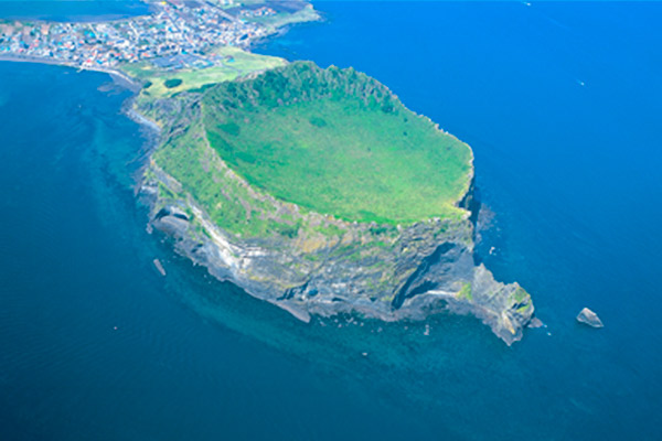 博多から訪れる世界遺産のリゾート島で韓国美食を探訪