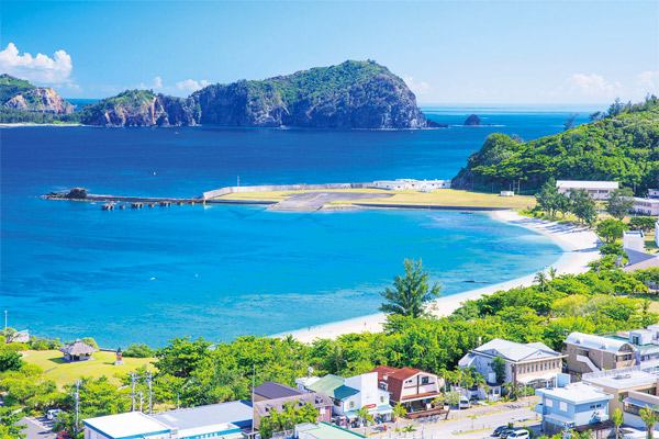 ボニンブルーの海が育む生きものたちの楽園<br>世界遺産の島へ