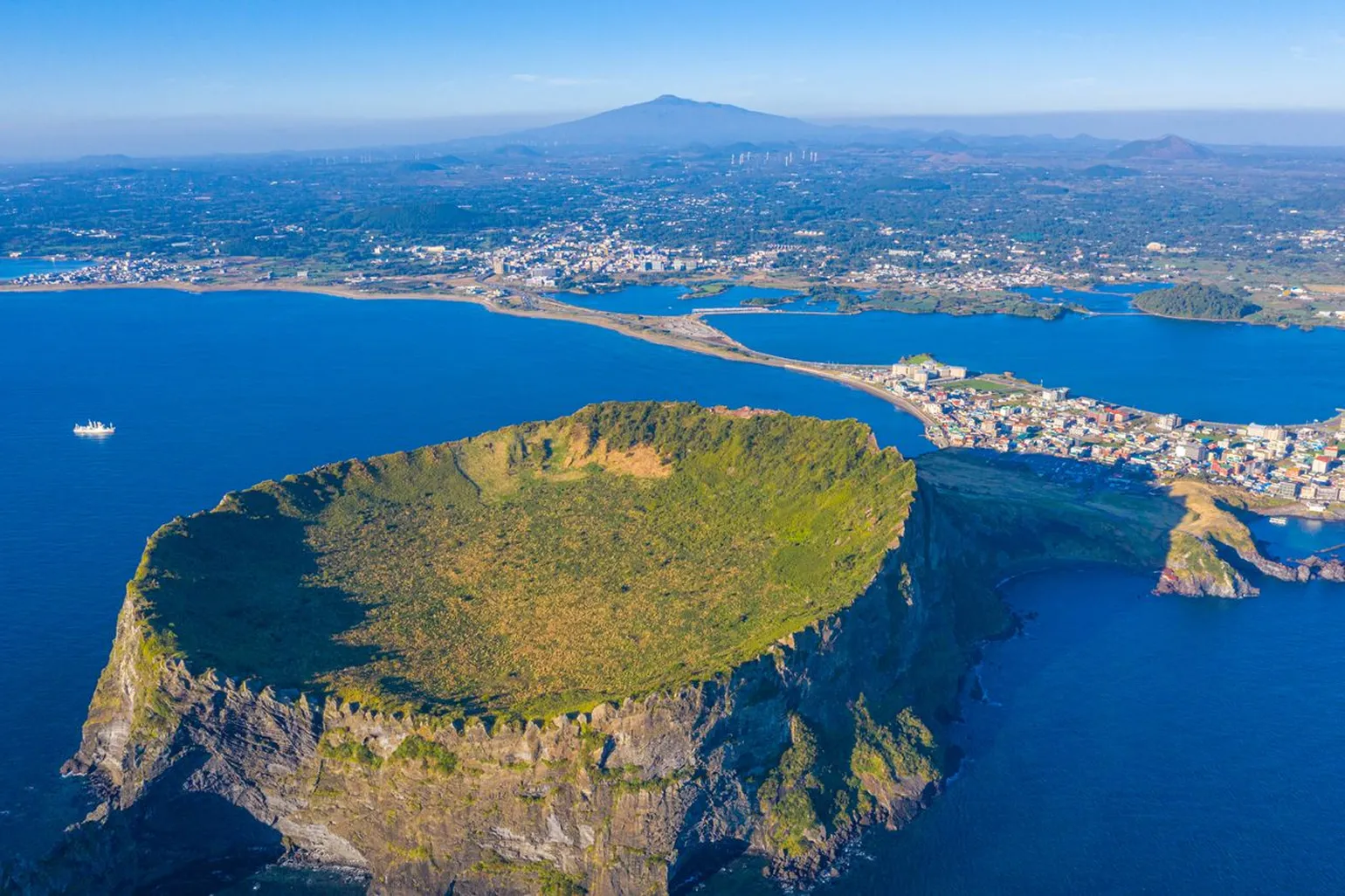 博多発着 秋の週末 済州島クルーズの寄港地風景