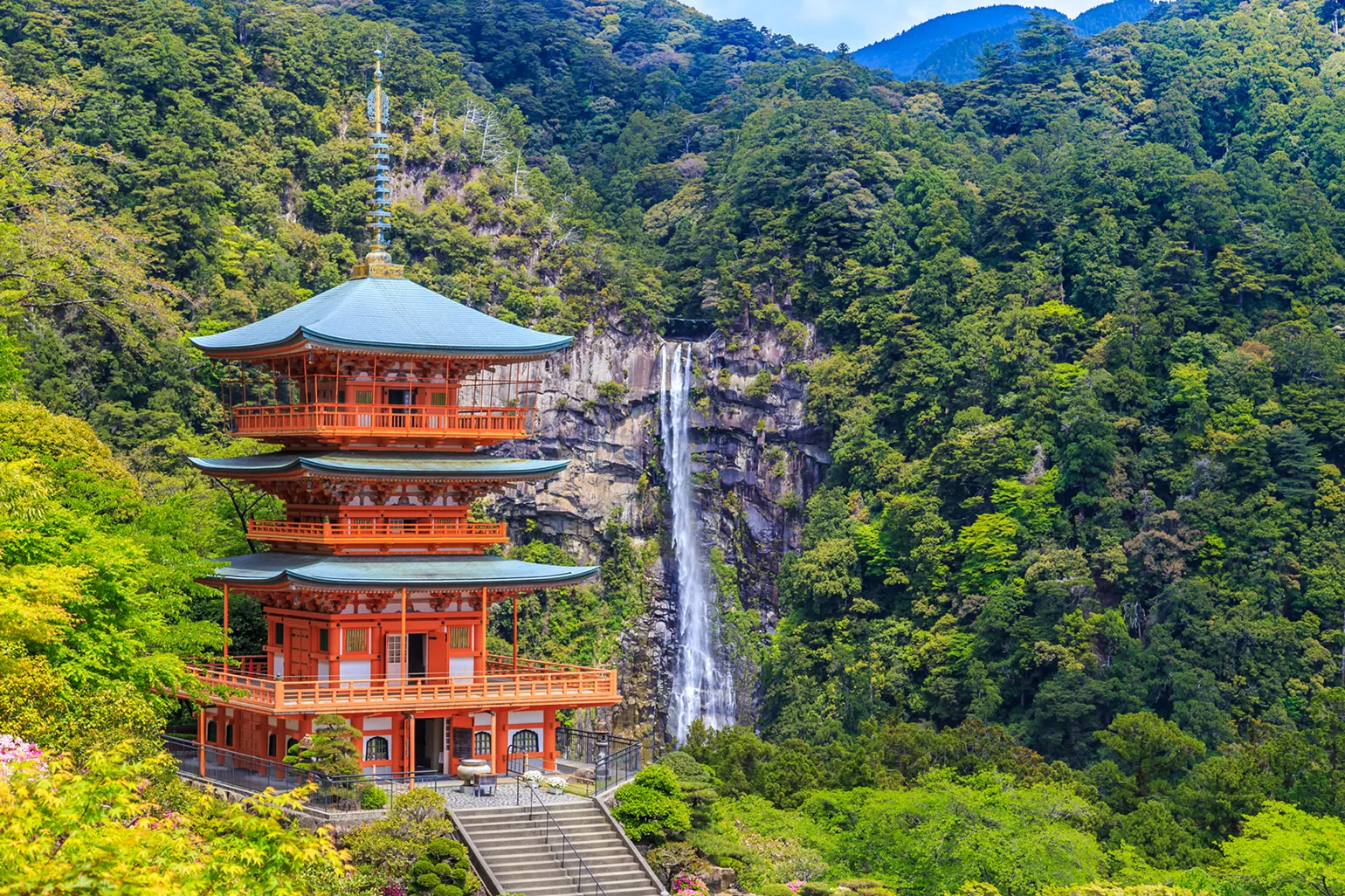 博多発 秋の新宮・横浜クルーズの寄港地風景